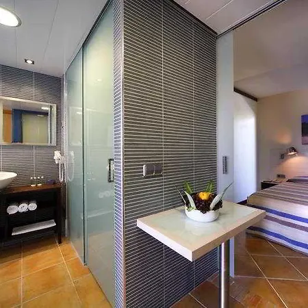 Hotel Occidental Cala Viñas 4*